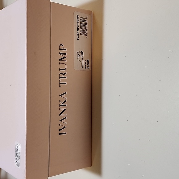 Ivanka Trump Black Ankle Boot Size 8.5 - Picture 8 of 8